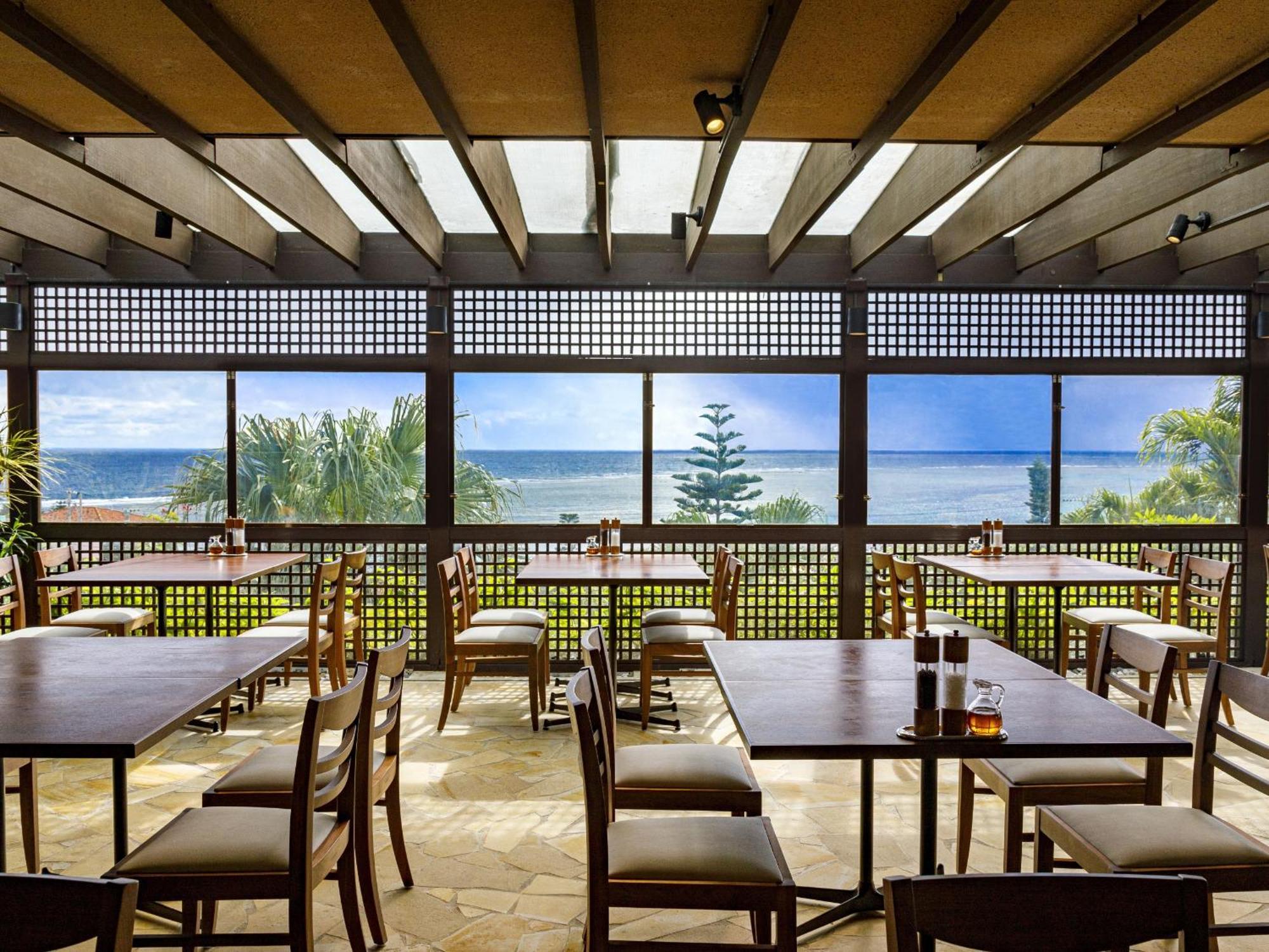 Hotel Breezebay Marina Miyakojima  Exterior photo