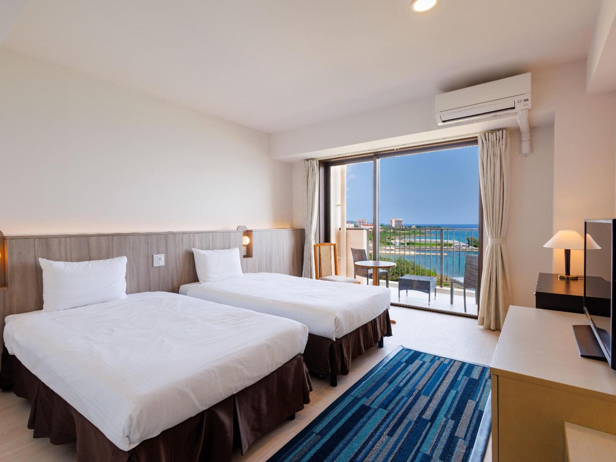 Hotel Breezebay Marina Miyakojima  Exterior photo